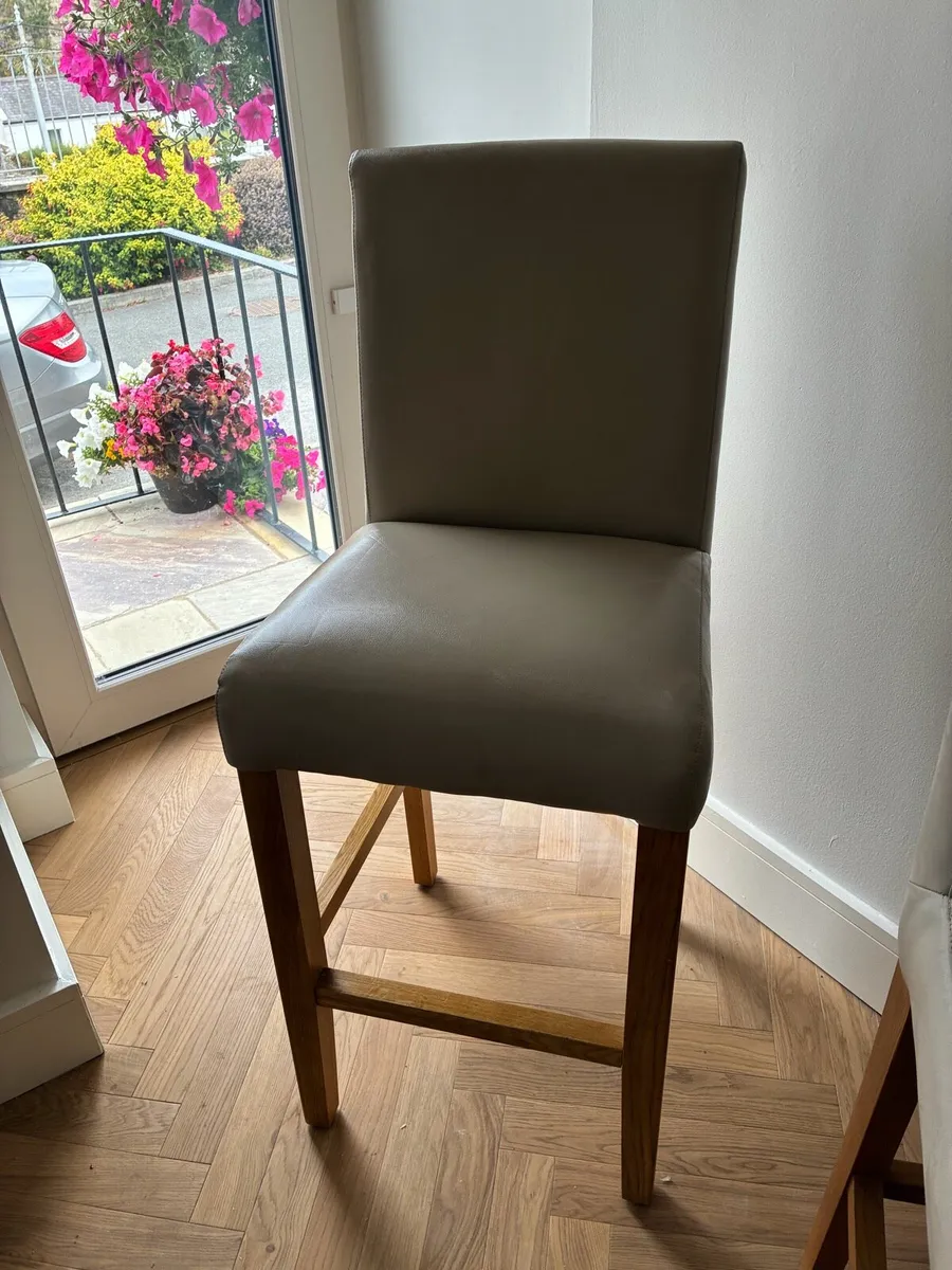 2 Leather bar/island stools. Upholstered backing. - Image 2