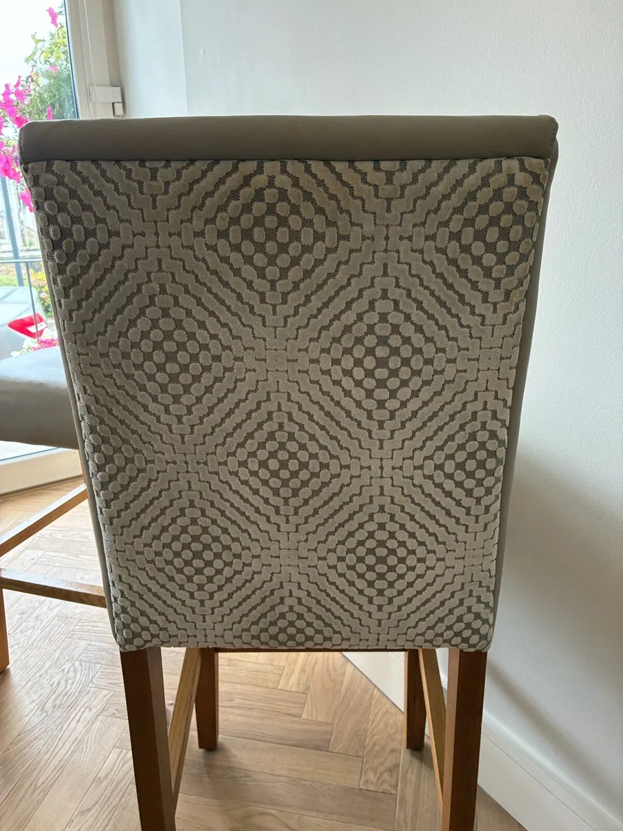 2 Leather bar/island stools. Upholstered backing. - Image 4