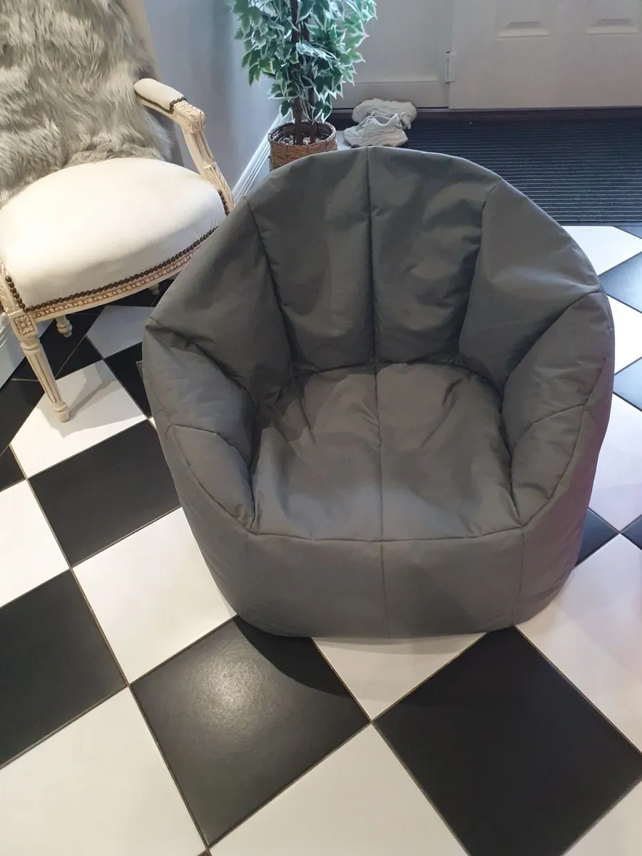 2 Snug Kid's beanbag chairs - Image 2