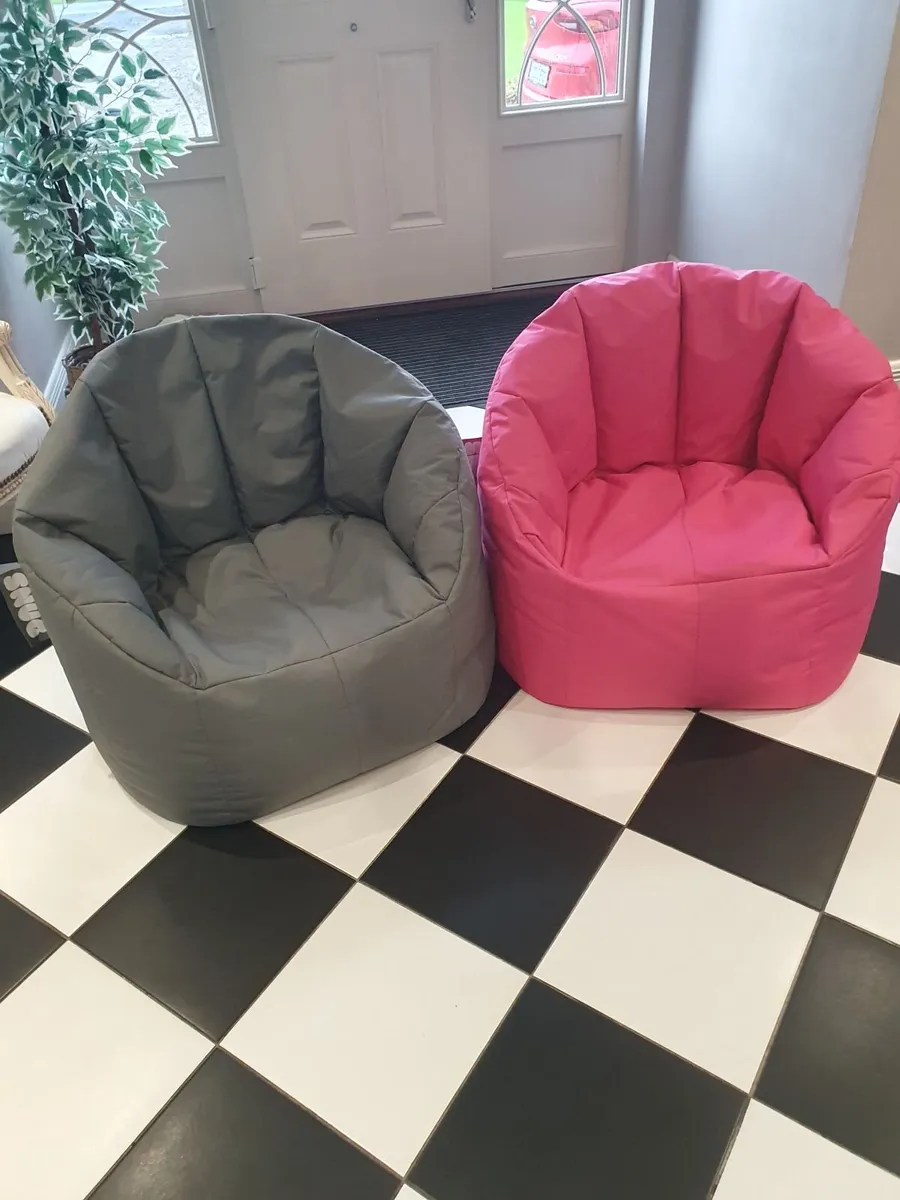 2 Snug Kid's beanbag chairs - Image 1