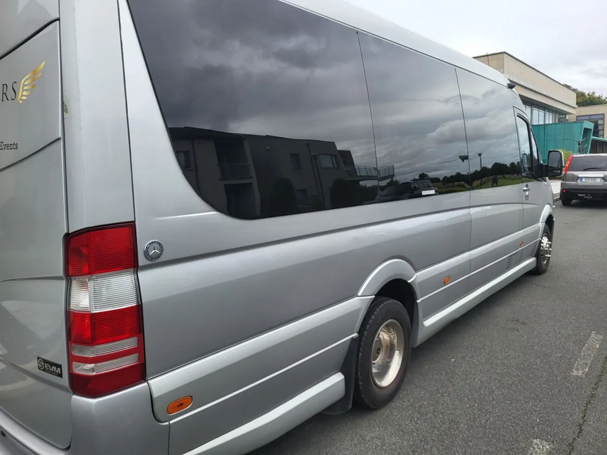 2011 Sprinter 16 seats - Image 2