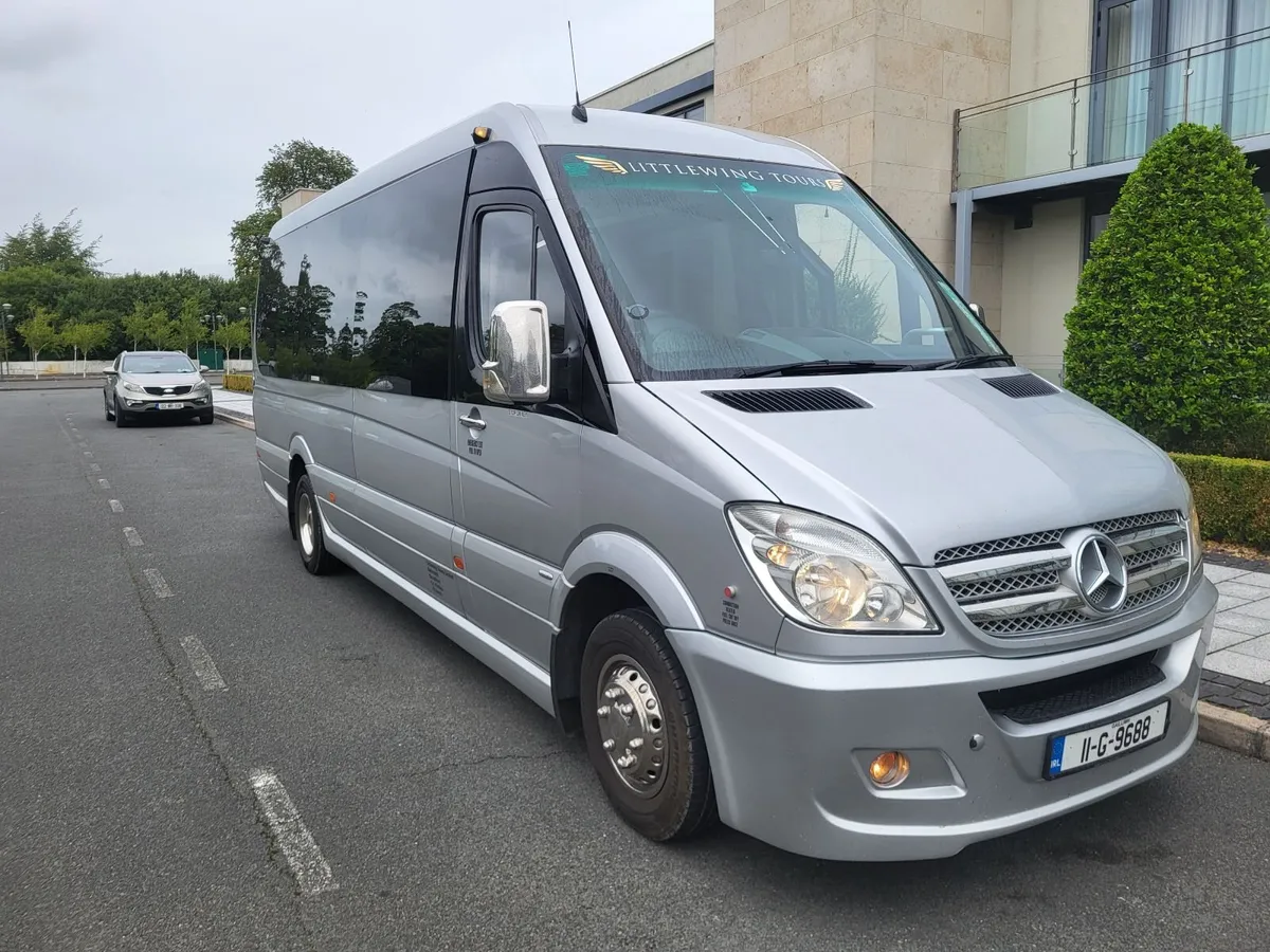 2011 Sprinter 16 seats - Image 1