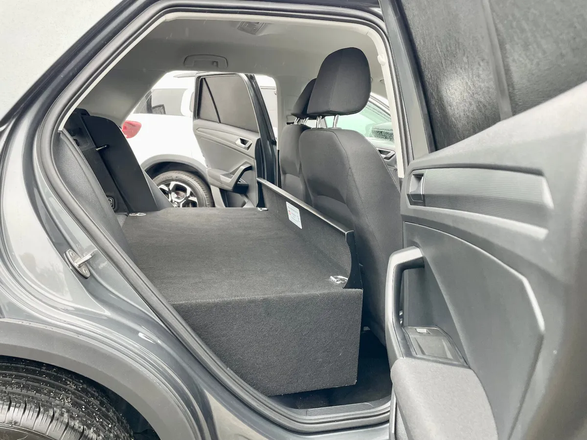 Volkswagen T-Roc Life 2.0TDI 115PS 2 SEAT VAN,2023 - Image 4