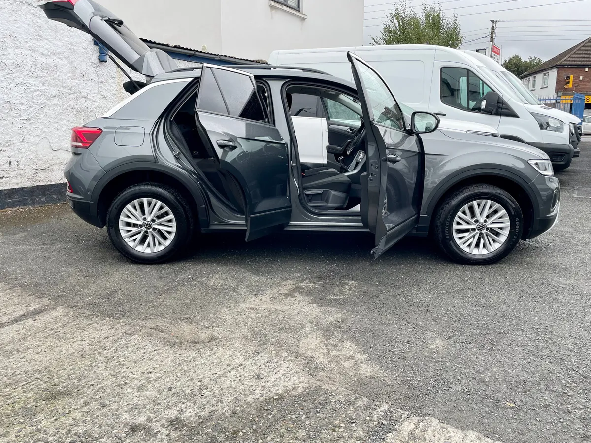 Volkswagen T-Roc Life 2.0TDI 115PS 2 SEAT VAN,2023 - Image 3