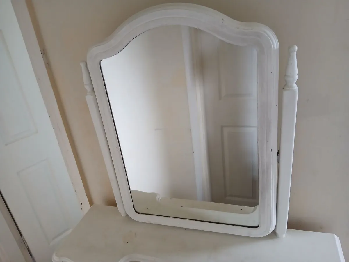 Dresser - Image 2