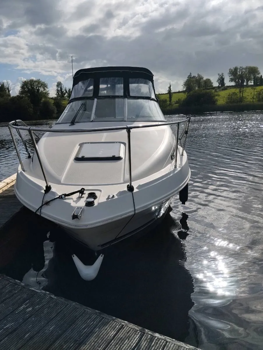 Bayliner 2355 sports cruiser - Image 2