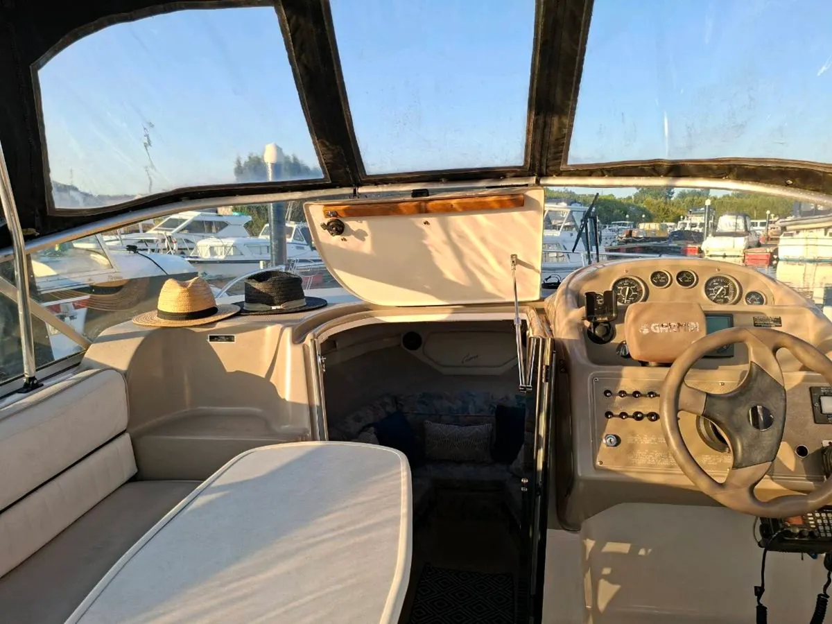 Bayliner 2355 sports cruiser - Image 4