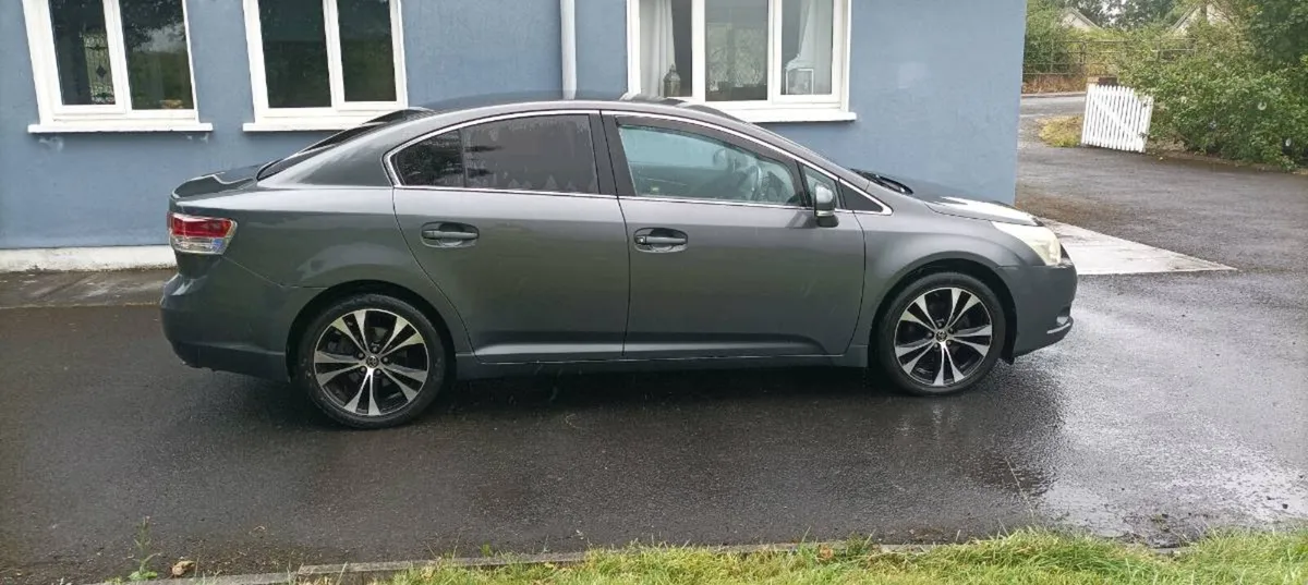 Toyota Avensis - Image 1
