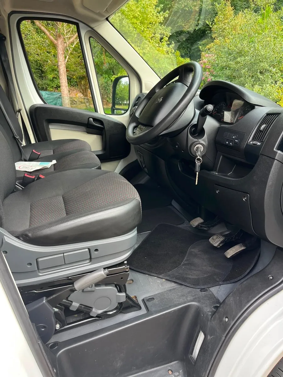 Peugeot - Image 2