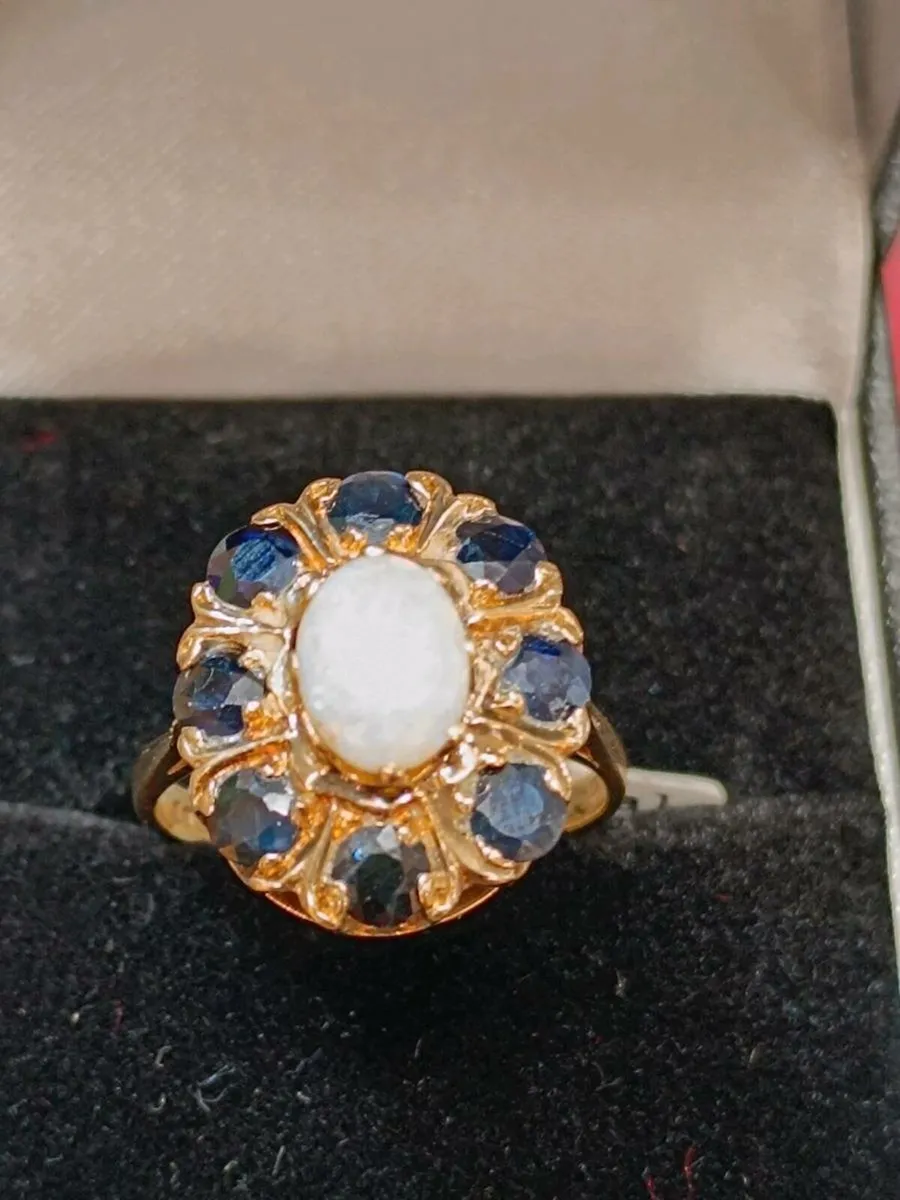 9k gold opal ring with sapphires - Image 1