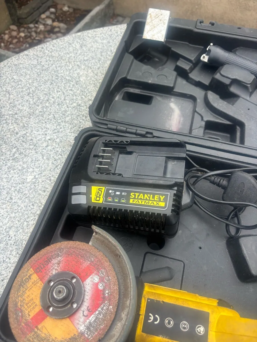 STANLEY FATMAX   Cordless Angle Grinder - Image 2