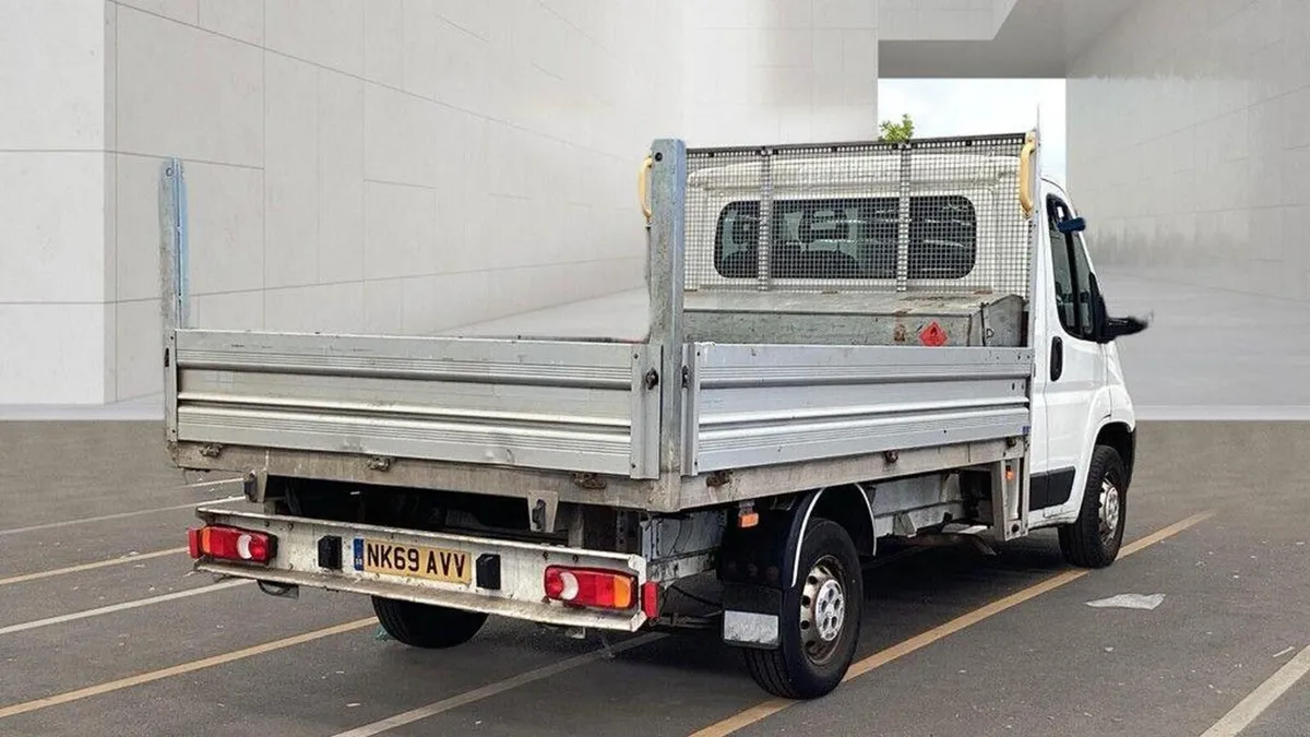 2020 Citroen Relay Dropside Van - Image 2