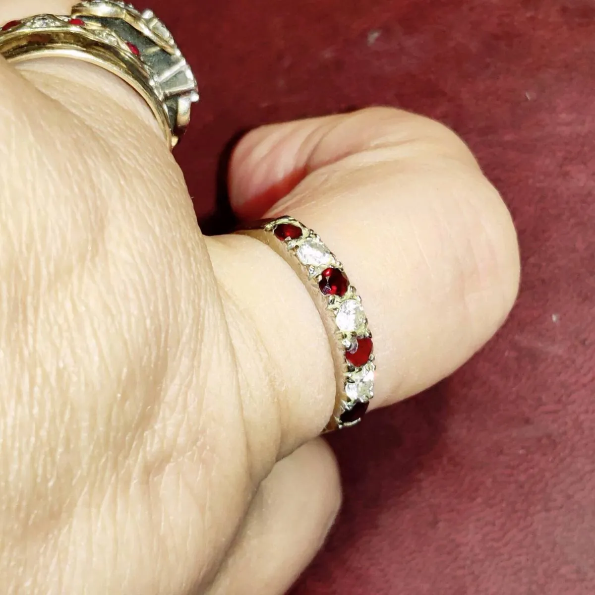 GARNET ETERNITY, 9CT Pure Gold Vintage Dress Ring - Image 2