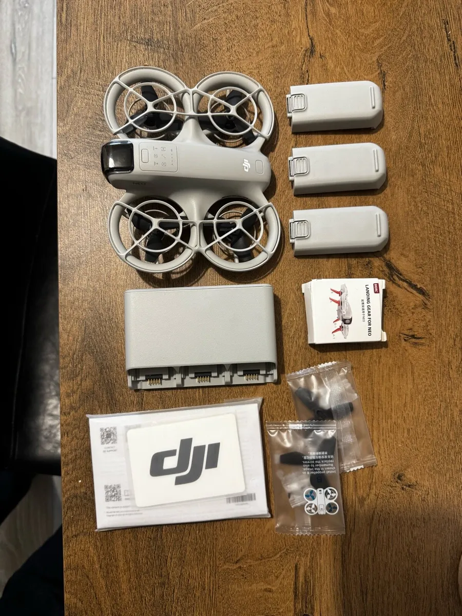 DJI Neo + 3 batteries + charging hub - Image 1