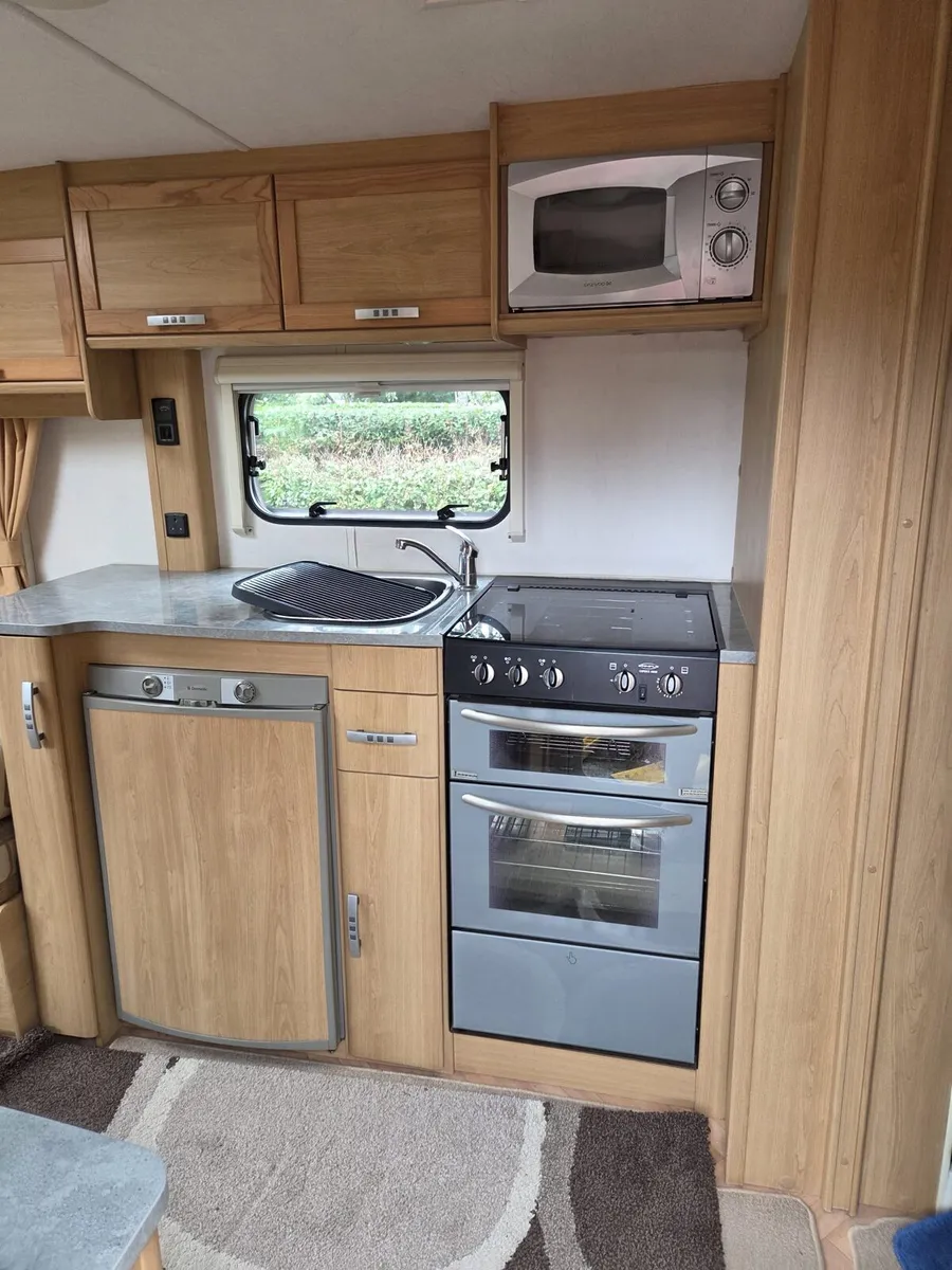 08 Lunar ulitma spotless condition 2 berth - Image 3