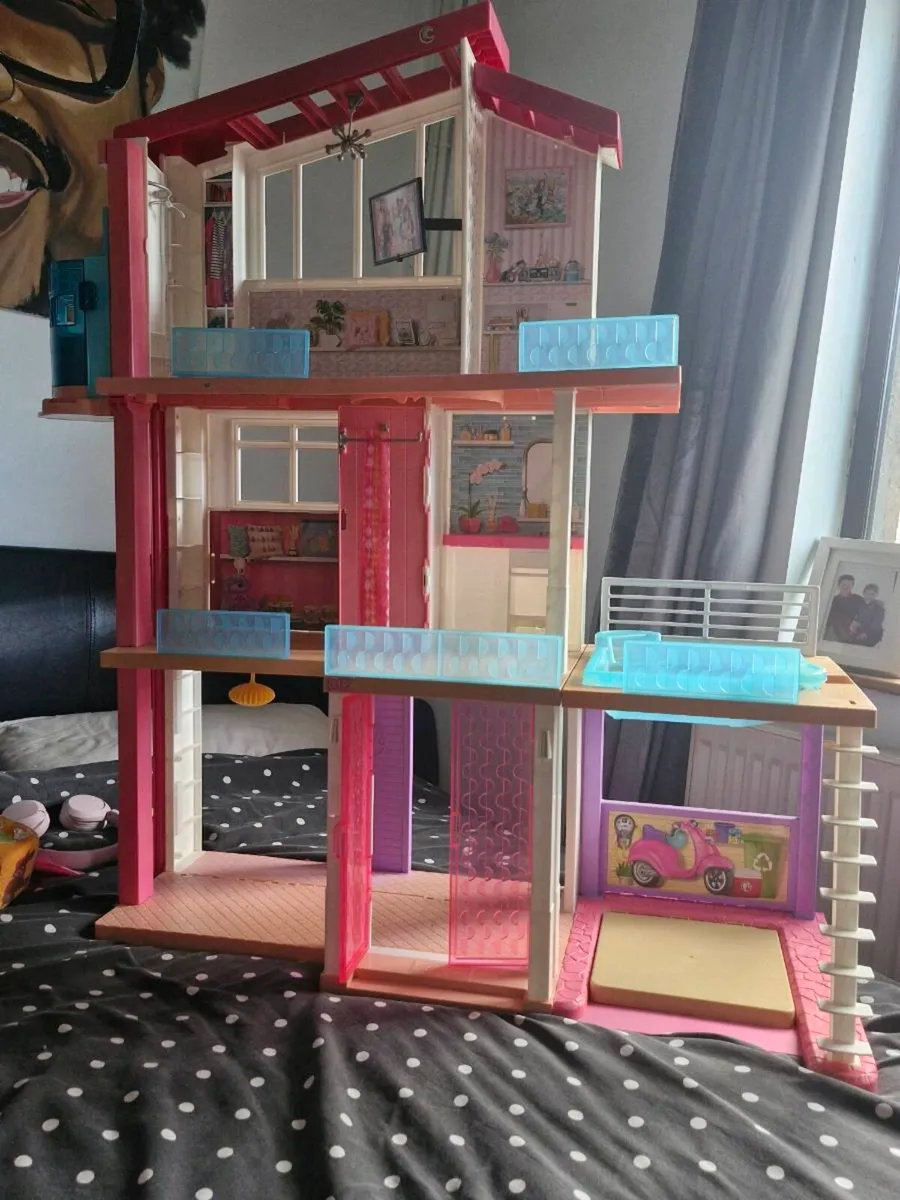 Barbie Dreamhouse - Image 1