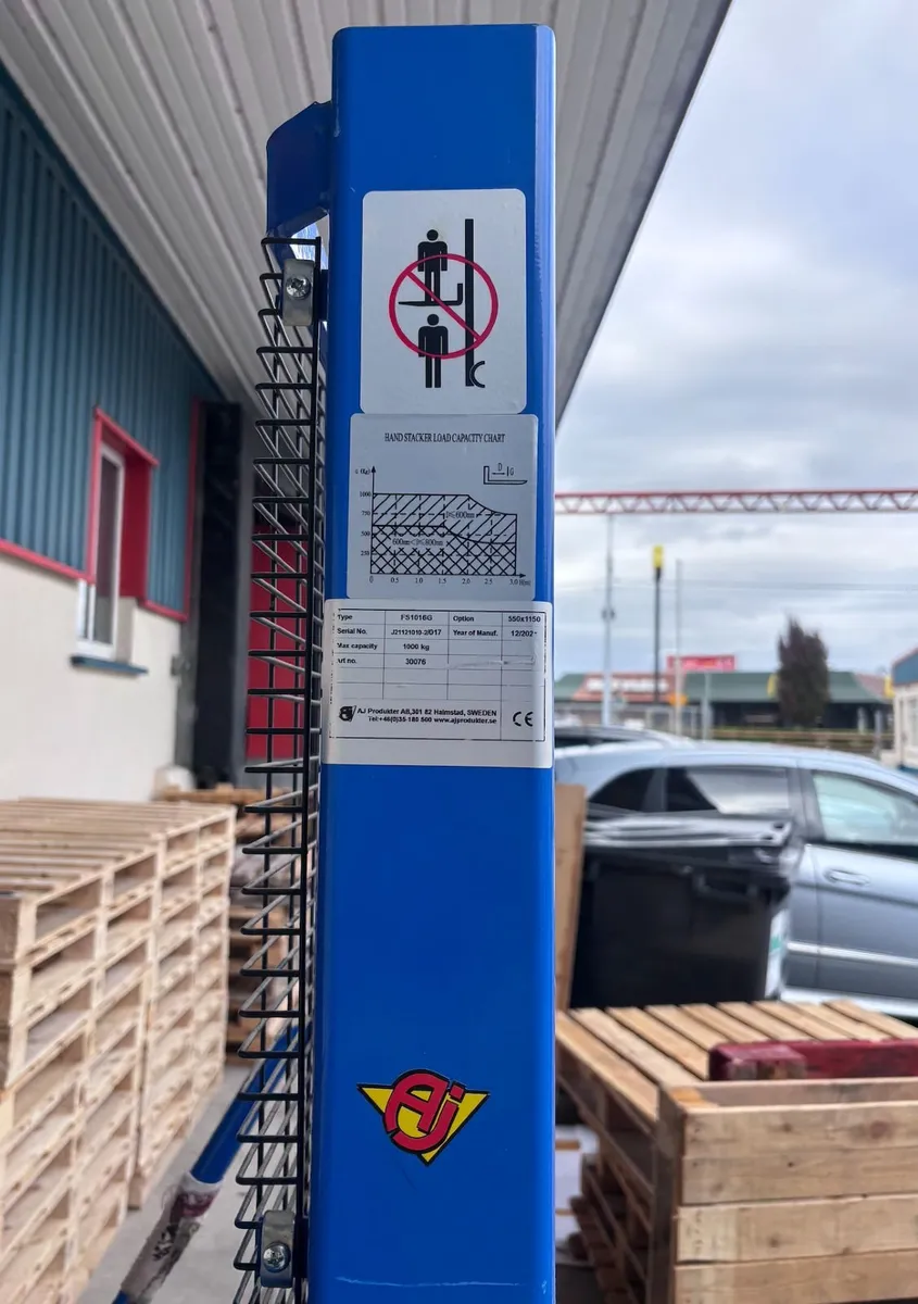 Manual Pallet Stacker – 1000kg Capacity / 1.6m Lif - Image 2