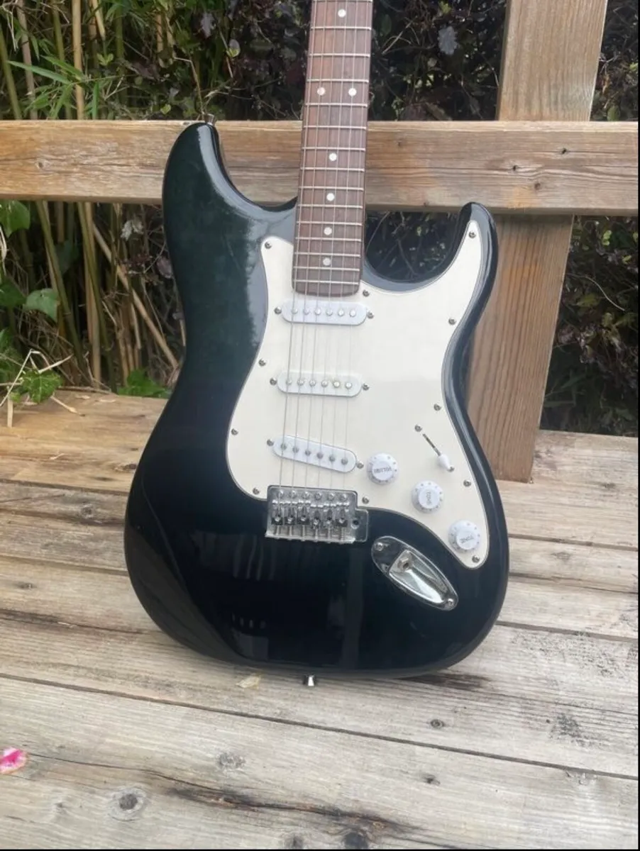 C. Giant Electric Guitar - Image 2