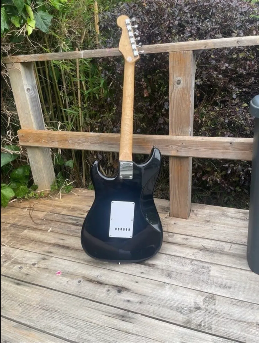 C. Giant Electric Guitar - Image 4