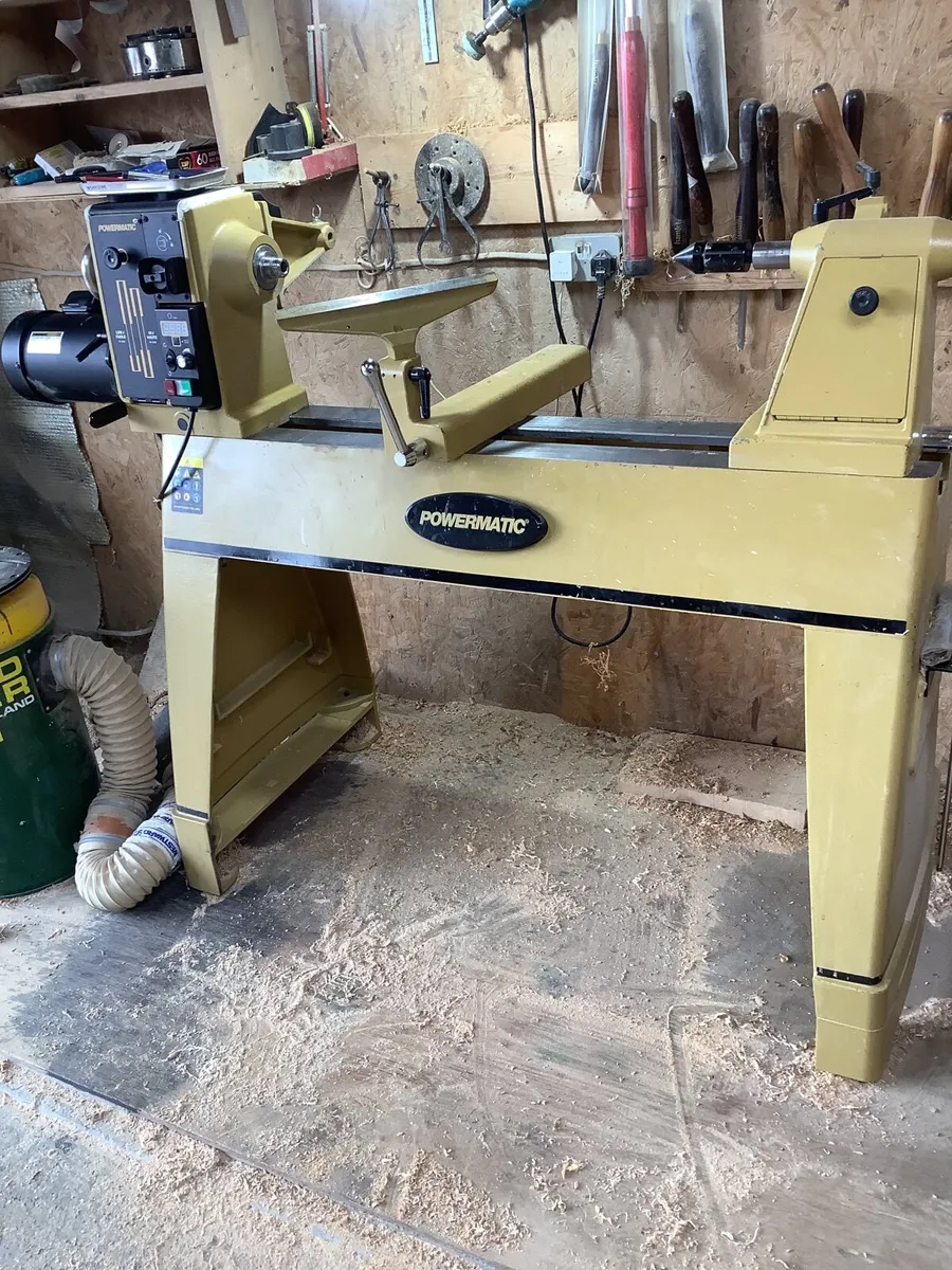 Wood turning lathe - Image 1