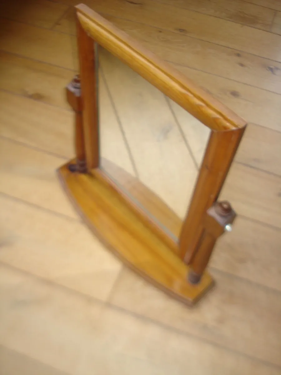VINTAGE STURDY SOLID PINE VANITY MIRROR. - Image 1