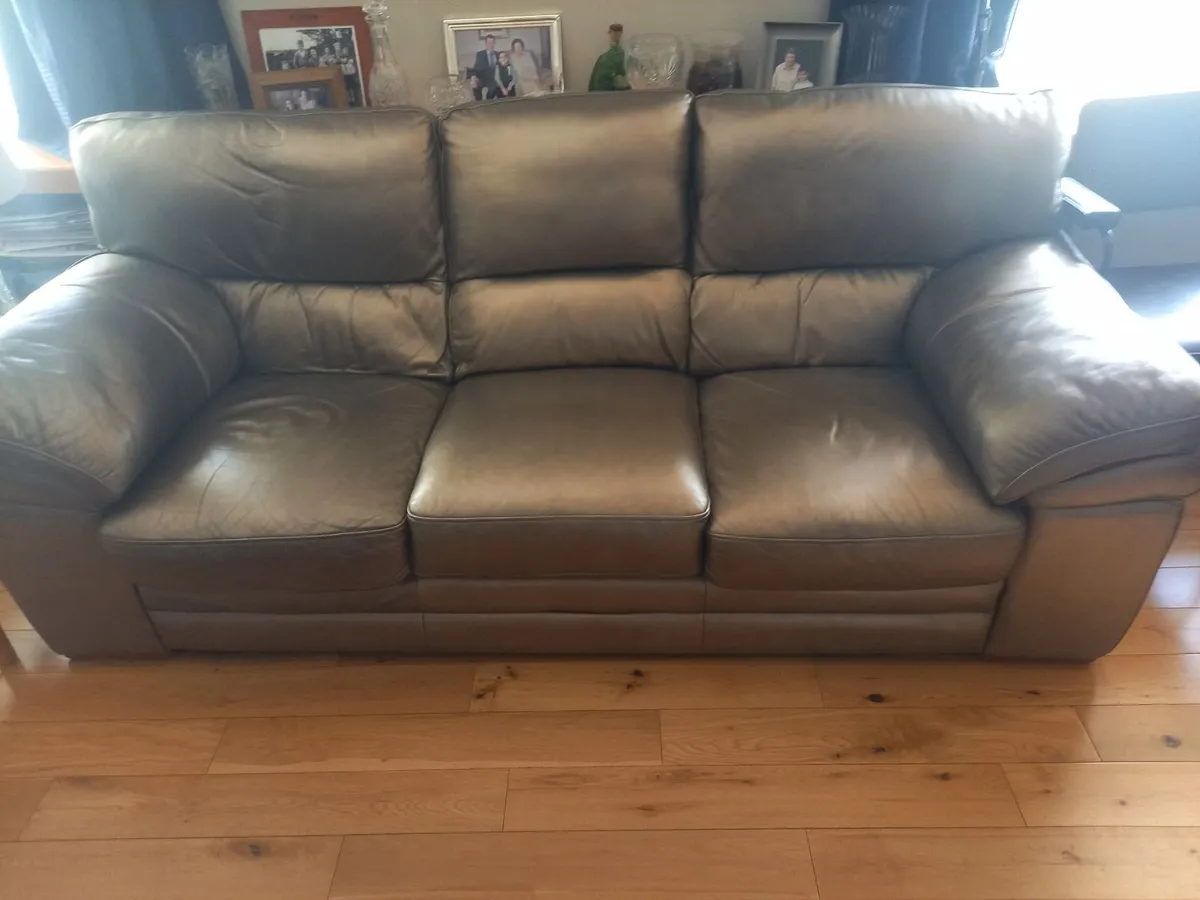 3 piece leather suite colour (pewter) - Image 3