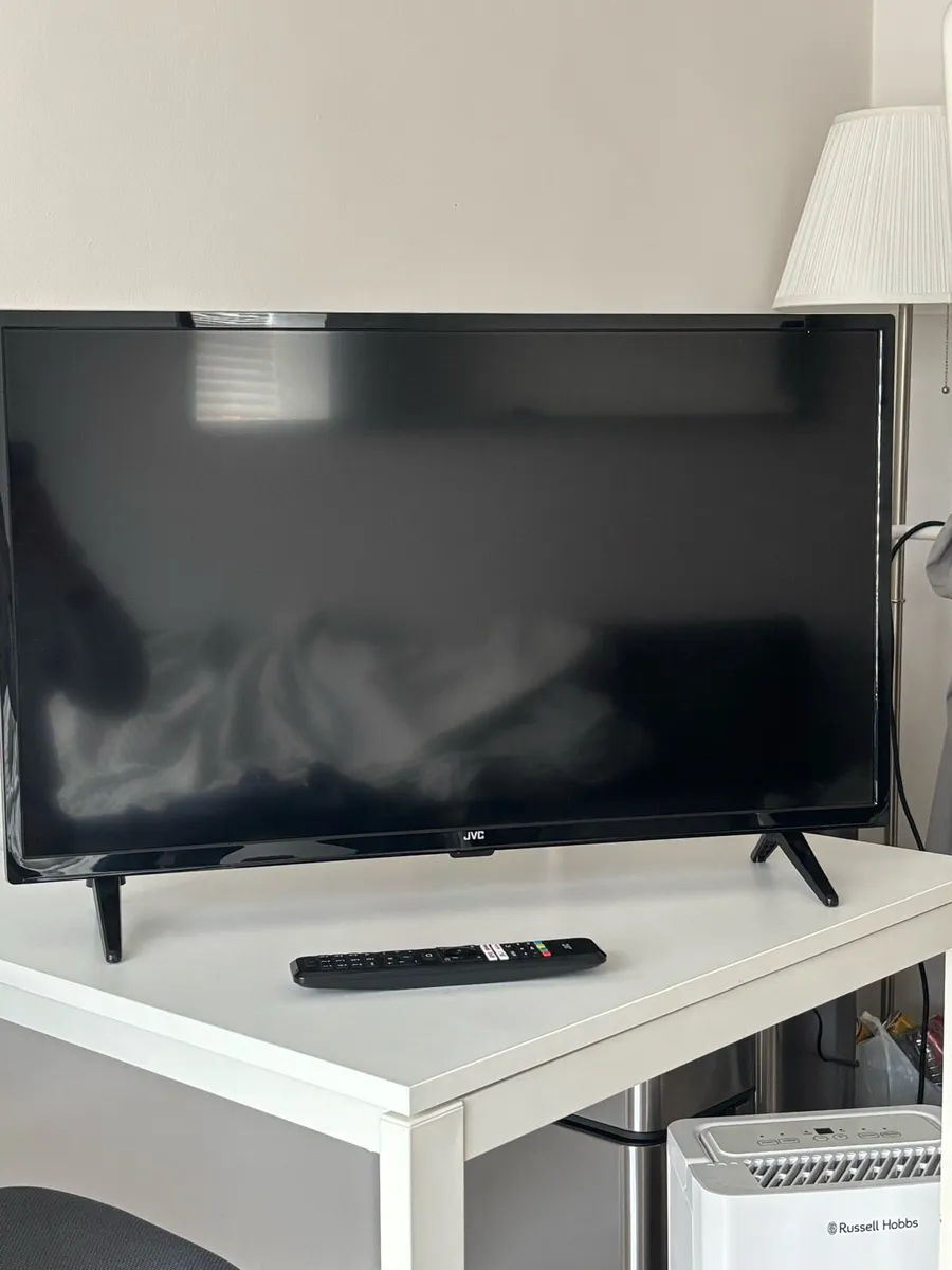 JVC 32” HD Smart TV - Image 4