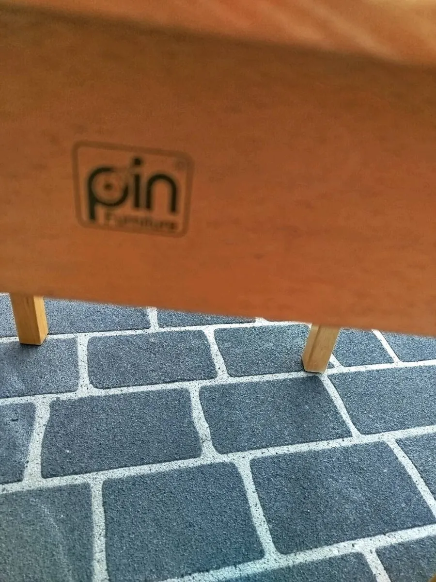 Child's Desk - Image 4