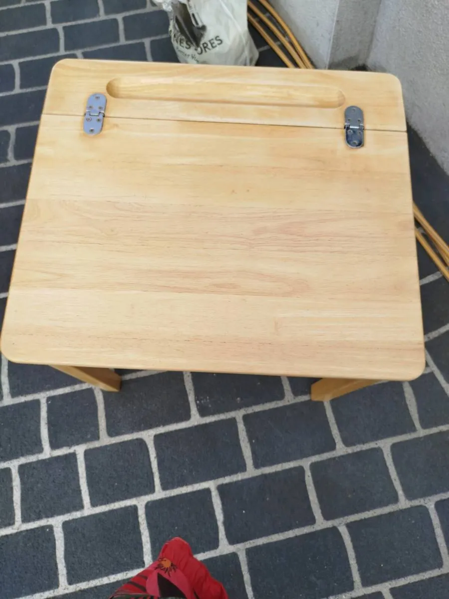 Child's Desk - Image 1