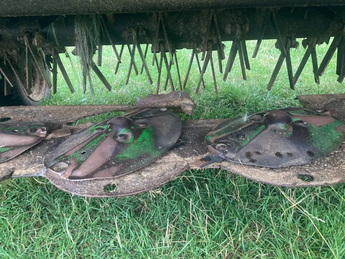 John Deere 1365 Mower Bed Damaged - Image 3