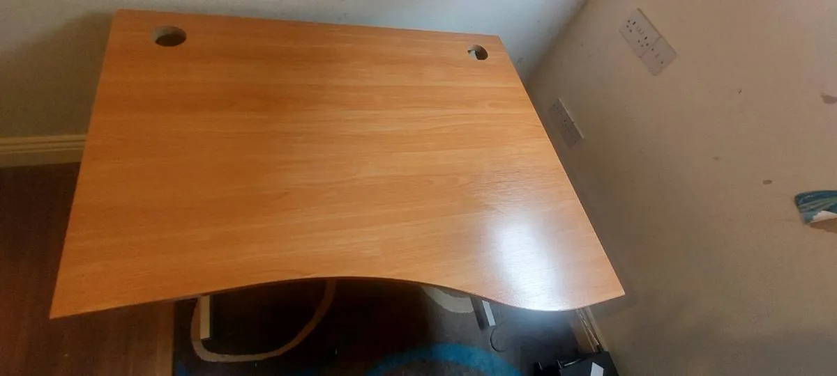 Office desk - Image 1