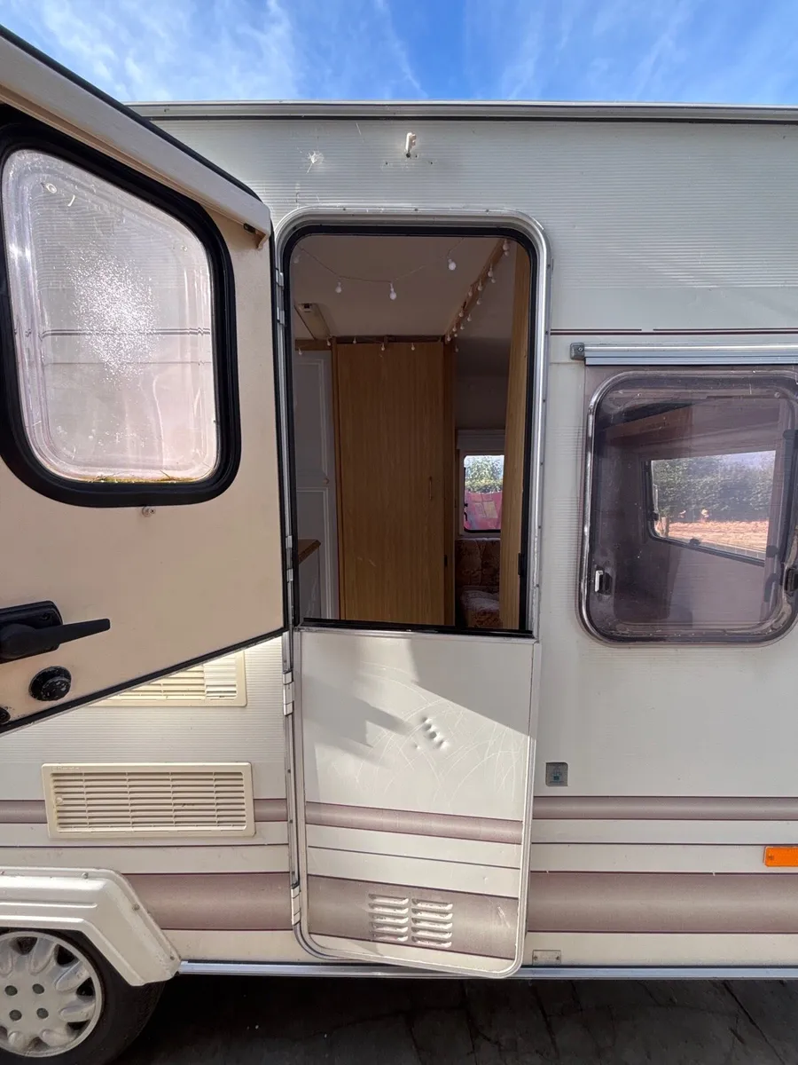 Elddis Caravan 5 berth - Image 4