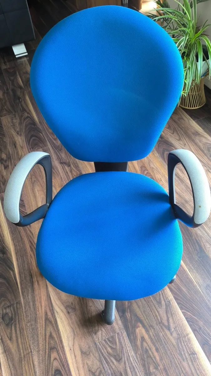 Office chair - Image 2