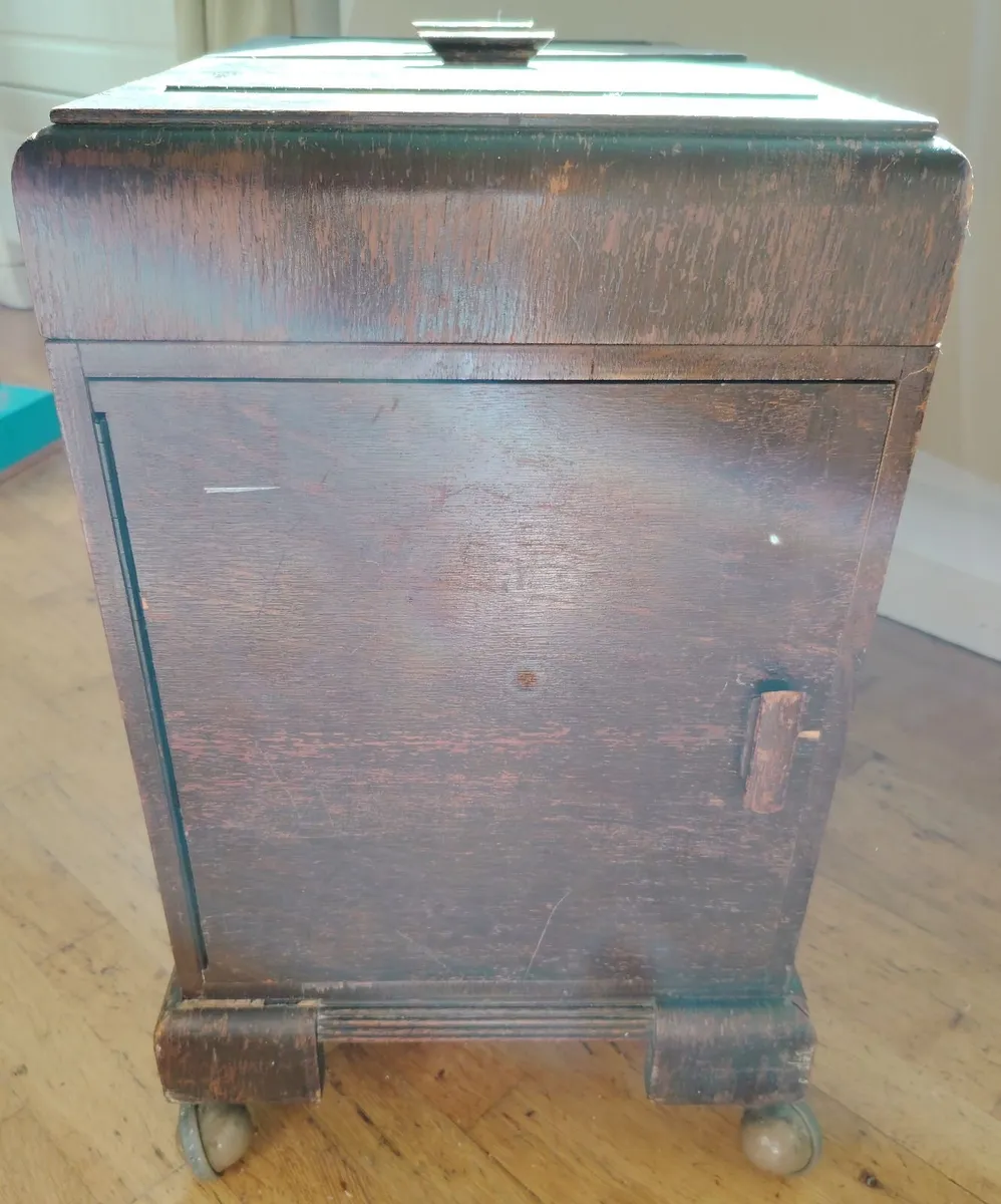 Vintage Sewing Box from the 40's - Image 2