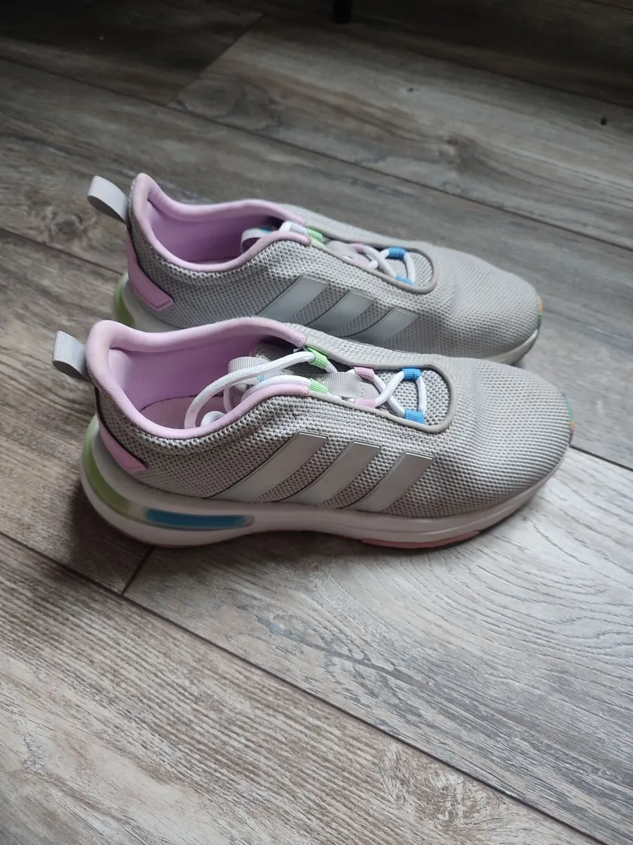 Girls trainers - Image 1