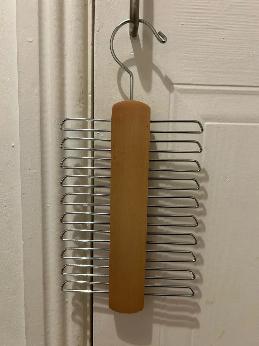 Tie hangers - Image 2