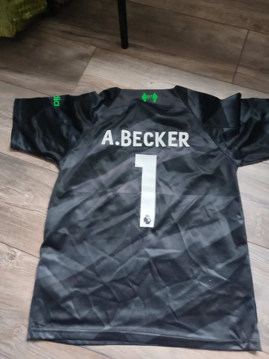 Liverpool kids t shirt size 26 - Image 2