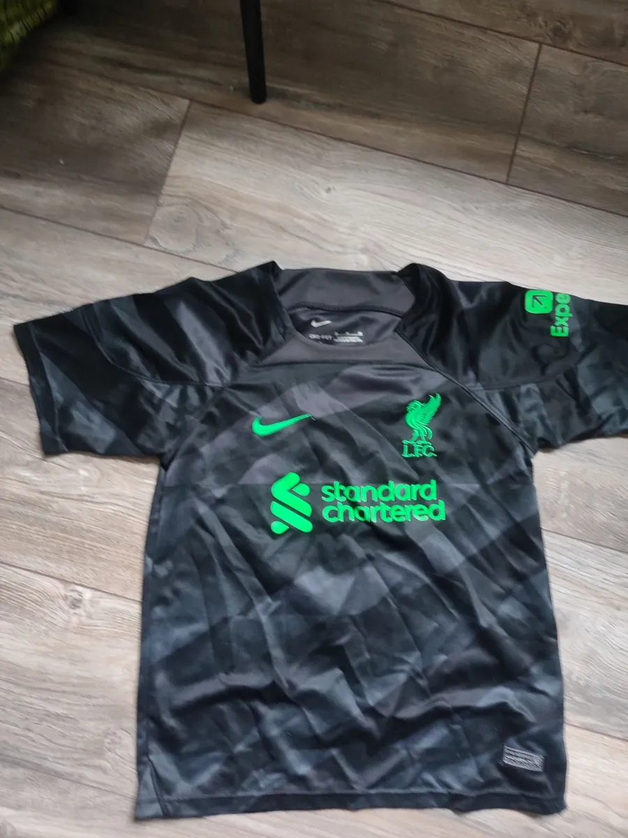 Liverpool kids t shirt size 26 - Image 3