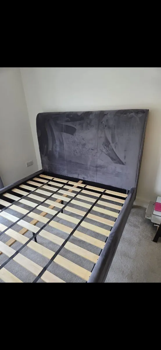 EZ Living 5ft King Size Velvet Sleigh Bed Frame - Image 3