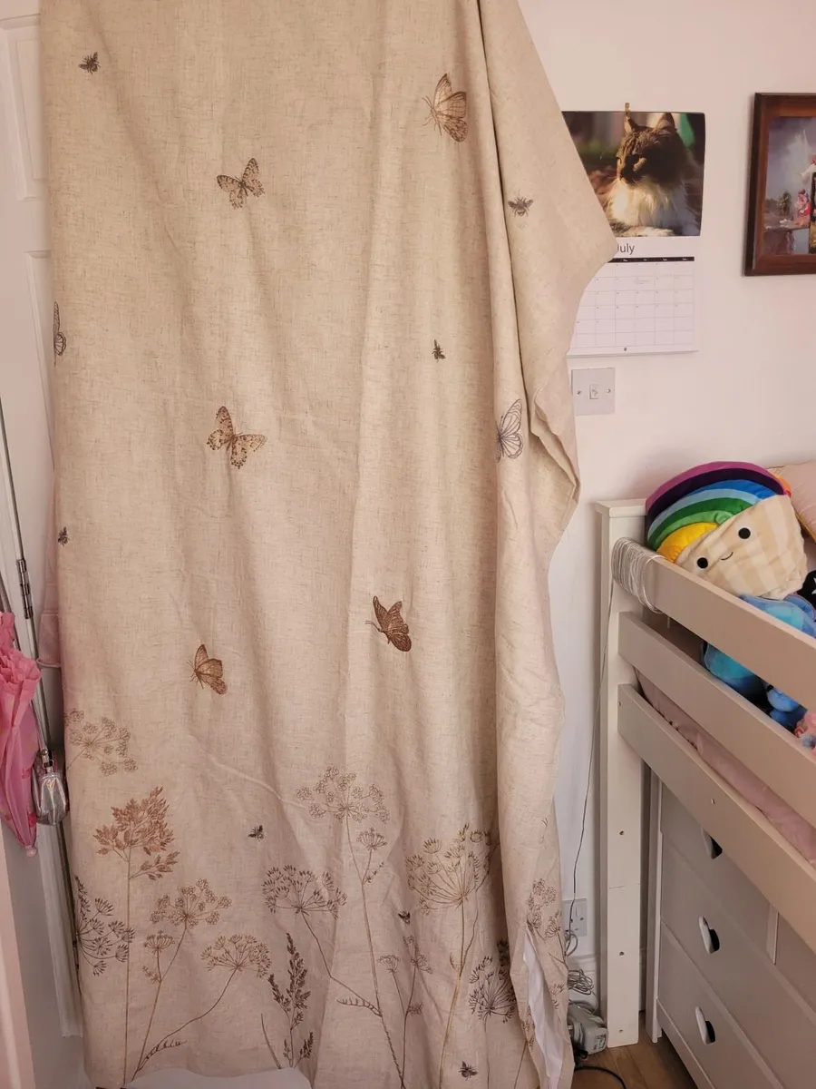 Curtains - Image 1