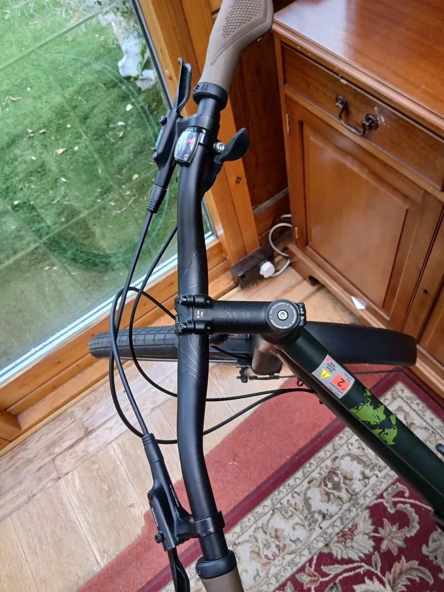 Cube Travel Pro Bicycle - As New - Only 750 - Image 2