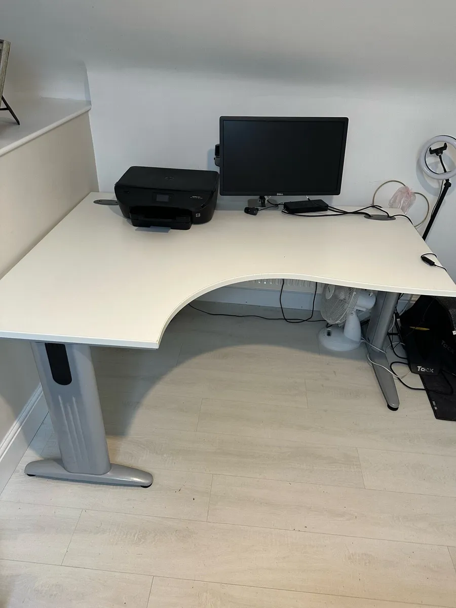 L shaped white office desk - Image 1
