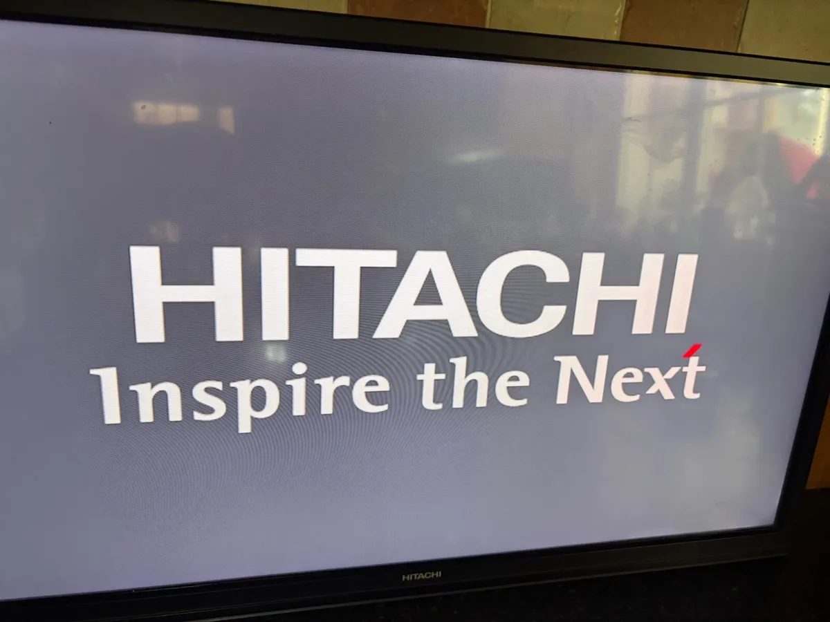 25” hitachi smart tv with remote control - Image 4
