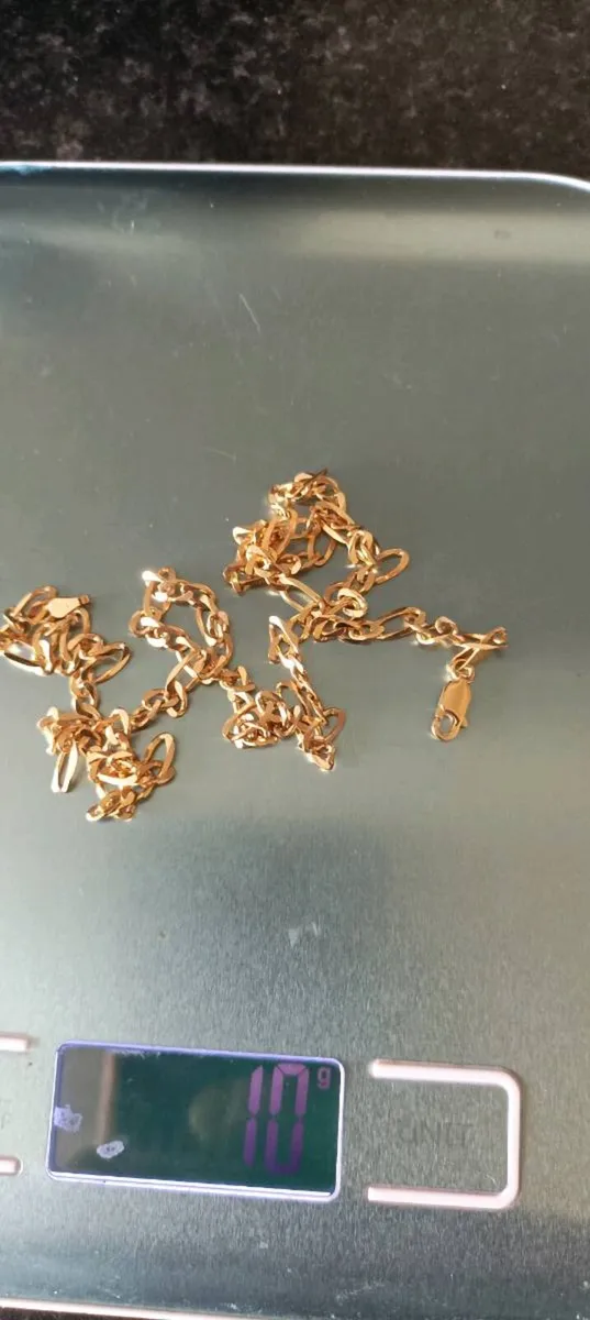 Solid Gold Figaro chain - Image 4