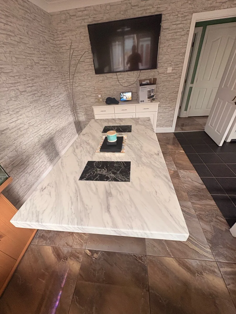 Vienna solid marble dining table - Image 3