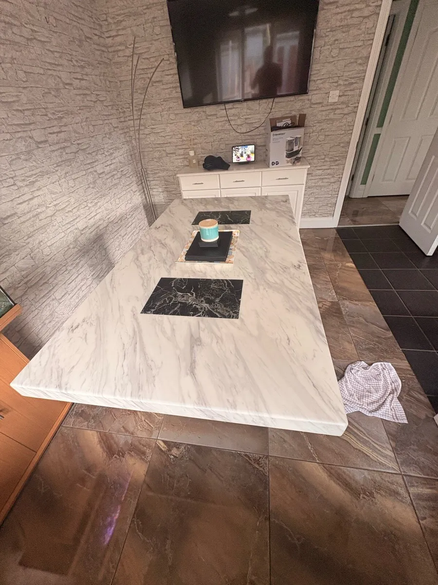 Vienna solid marble dining table - Image 4