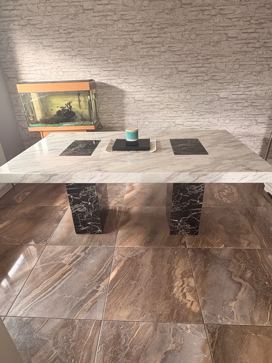 Vienna solid marble dining table - Image 1
