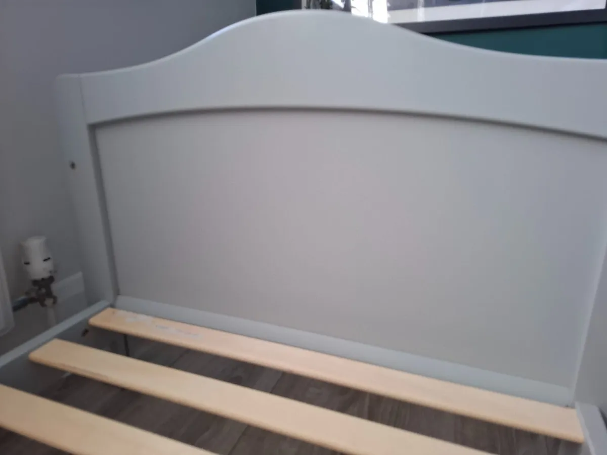 Toddler bed - Image 2