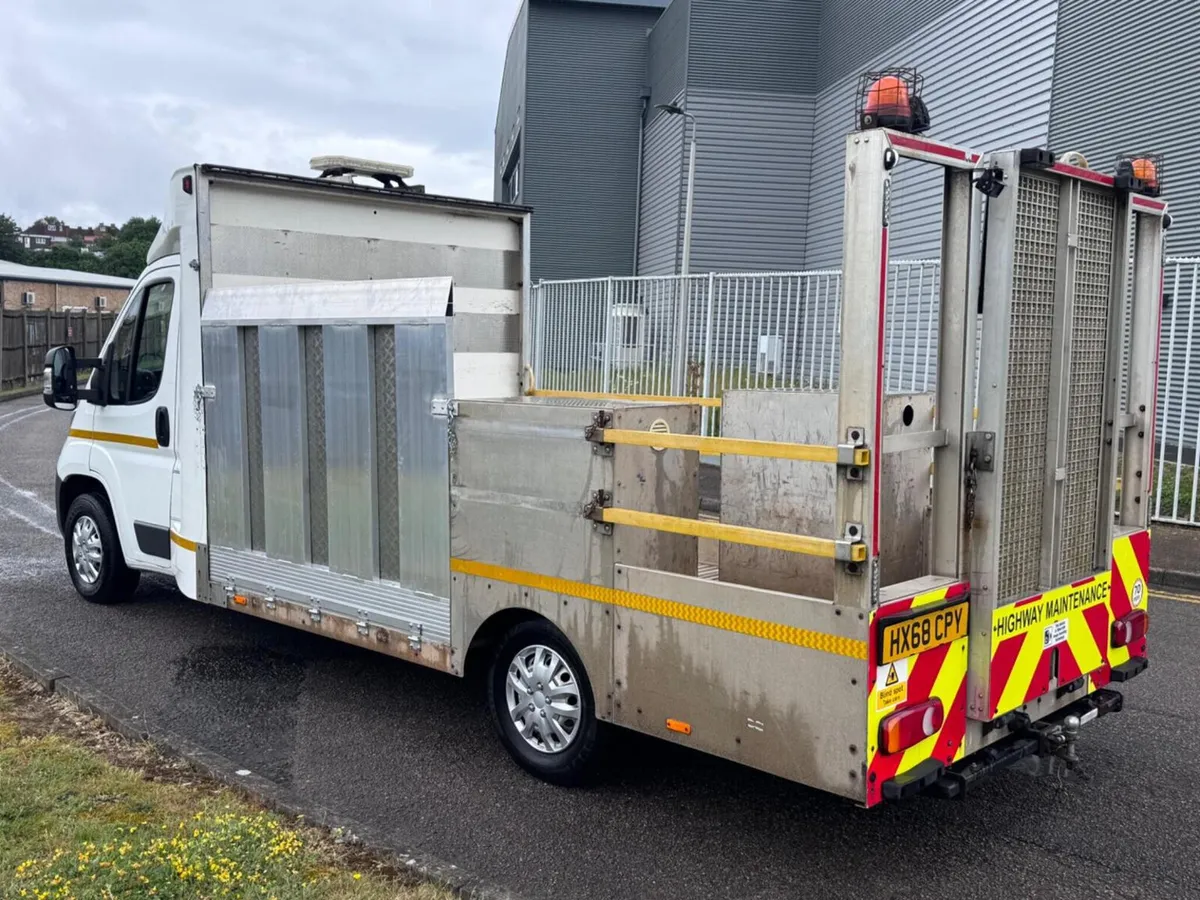 2018 Peugeot Boxer Dropside Van - Image 4