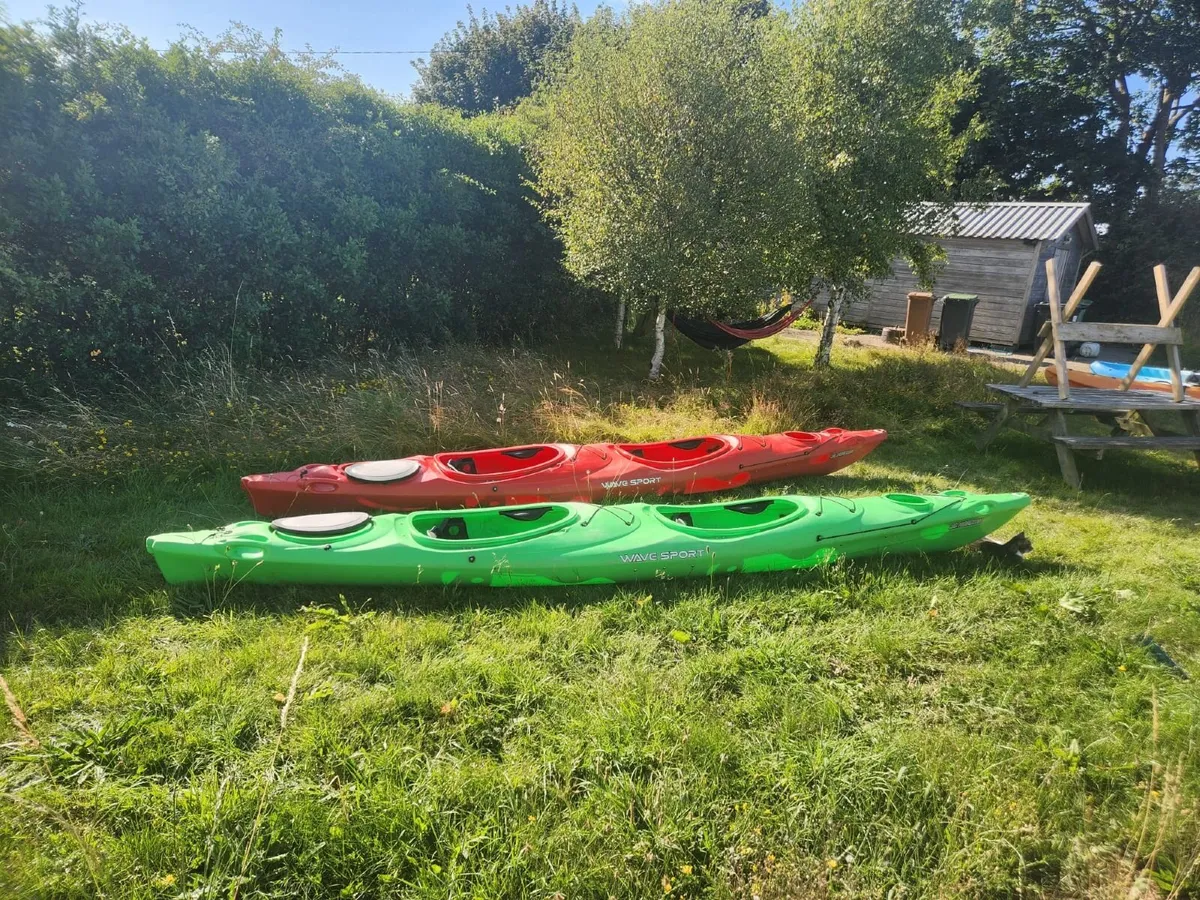 Red tandum kayak Wavesport Horizon - Image 2